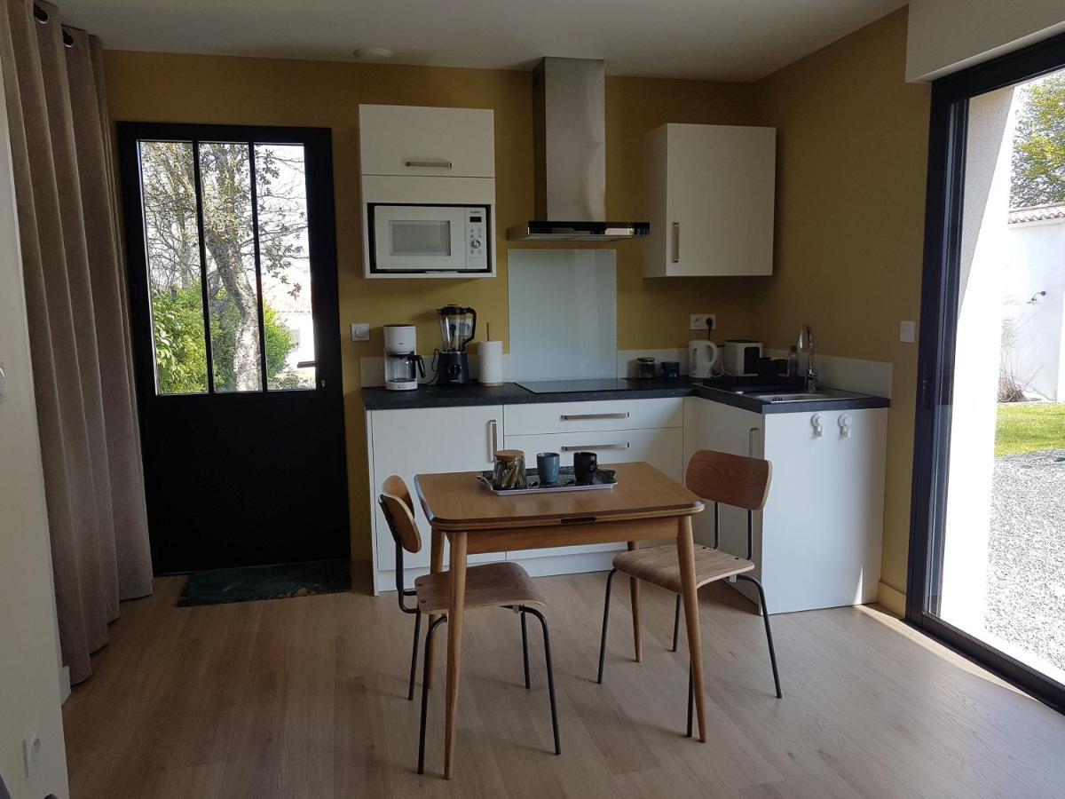 Montbert Au Petit Manoirヴィラ エクステリア 写真